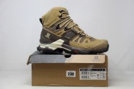 A pair of men's as new Salomon Quest 4 GTX boots (UK 9).