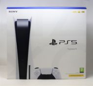A boxed as new Sony PlayStation 5 825GB Console in White (EU8 CFI-1016A 01Y 220-240V P-27418872-L