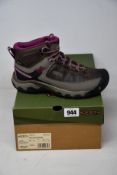A pair of women's as new Keen Targhee III mid waterproof boots (UK 5).
