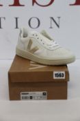 A pair of as new Veja V-10 trainers (UK 8).