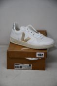 A pair of as new Veja V-10 trainers (UK 5).