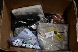 Twelve items of assorted as new Pray clothing.