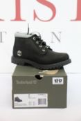 A pair of women's as new Timberland Nellie waterproof chukka boots (UK 5).