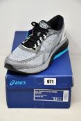A pair of men's as new Asics Gel-Nimbus 21 Platinum (UK 11).