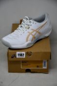 A pair of women's as new Asics Blast FF 2 trainers (UK 6).