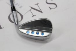 An as new Callaway Jaws MD5 wedge golf club 56/10s with a dynamic gold spinner shaft (Right-