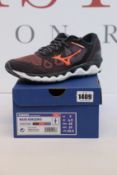 A pair of women's as new Mizuno Wave Horizon 5 running trainers (UK 6.5).