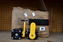 A quantity of Banjo V100 2