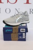 A pair of women's as new Asics Gel Nimbus 22 Platinum trainers (UK 7).