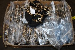 A quantity of as new Arizona Love footwear (Approximately 25 pairs).