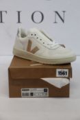 A pair of as new Veja V-10 trainers (UK 4).