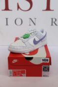 A pair of women's as new Nike Dunk Low OG (UK 5.5).