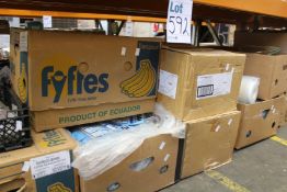 A quantity of miscellaneous items to include gardening items and related items.