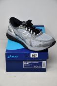 A pair of men's as new Asics Gel-Nimbus 21 Platinum (UK 9.5).