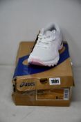 A pair of women's as new Asics GT-2000 9 trainers (UK 6).