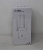 Nineteen Joowin wi-fi extenders (jw-wr758ac).