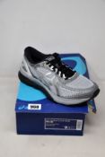 A pair of men's as new Asics Gel-Nimbus 21 Platinum (UK 8.5).