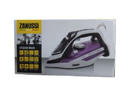 Four new Zanussi Pink 2800W steam irons (ZSI 9270).
