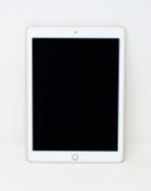BATTERY FAULT - SOLD FOR PARTS ONLY: A pre-owned Apple iPad 9.7