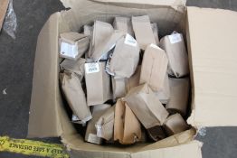 A large quantity of Reaper metal miniatures (Variety of designs).