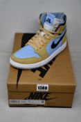 A pair of women's as new Nike Air Jordan 1 Zoom Air comfort (UK 5).