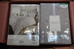 Ten as new Royal Collection Pintuck duvet sets in grey silver (Double).