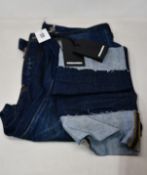 A pair of as new DSquared2 Cool Guy cropped jeans (TG 50).