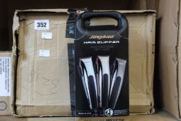 Thirteen men's Jinghao professional hair clippers.