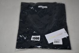 Five as new Cotton Citizen standard V-neck T-shirts (2 x XS, S, M, L - RRP £35 each).