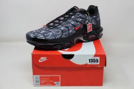A pair of as new Nike Air Max Plus (UK 9.5).