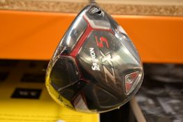 A Srixon ZX5 10.5 golf driver (Right handed).