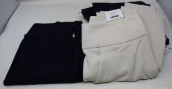 Five pairs of as new Peserico leggings (2x TG 42, 2 x TG 44 1 x TG 46).