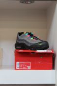 A pair of as new Nike Air Max 95 SE (UK 9).