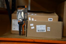 Twenty boxed as new Fiskars Xseries PowerGear pruners bypass M P921.