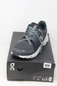 A pair of men's as new On Running Cloudstratus trainers (UK 11).