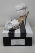 A pair of as new Aquazzura First Kiss sandal 105 (EU 40).