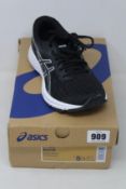 A pair of women's as new Asics GT-800 trainers (UK 3.5).