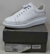 A pair of pre-owned Alexander McQueen Show sneakers (EU 42 - Good condition).