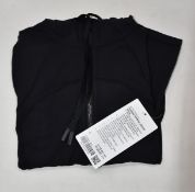 An as new LuluLemon Hooded Define Jacket Nulu (Size 6 - RRP £118).