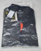 A men's as new Gore C5 GTX Shakedry 1985 jacket (M - RRP £300).