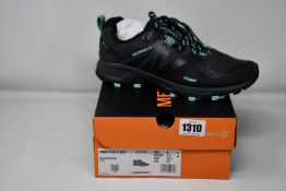 A pair of women's as new Merrell MQM Flex 2 GTX (UK 5.5).