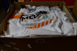 Fifteen as new McLaren FW Gulf racing graphic T-shirts in white (All L).