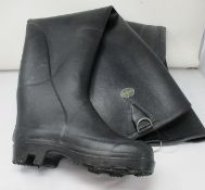 A pair of as new Le Chameau black waders (EU 39 - No box).