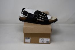 A pair of SA.P.C.Ai (A.P.C. x Sacai) sandals (EU 40 - RRP £350).