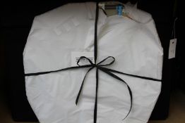 An as new Grosvenor Hartley - Beautiful Vintage Etched Mirror.