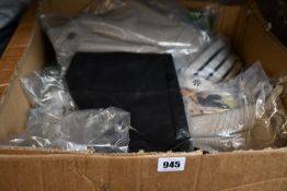 Fifteen items of women's assorted as new Oui clothing.