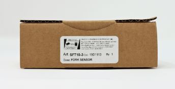 Twenty five boxed as new Datasensor SF30-PM Fork Sensors For Label Detection.
