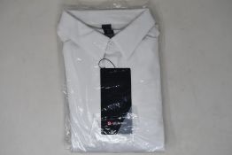 An as new LuluLemon New Venture long sleeve shirt (XL - RRP £118).