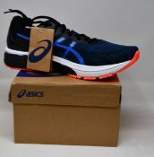 A pair of men's as new Asics GT-2000 9 trainers (UK 8.5).
