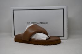 A pair of as new Gia x Pernille Teisbaek padded leather thong sandals in nude brown (EU 39 - RRP £